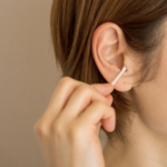 耳あかチェック！あなたは“ベタベタ？カサカサ？”ワキガ体質との関連性は？