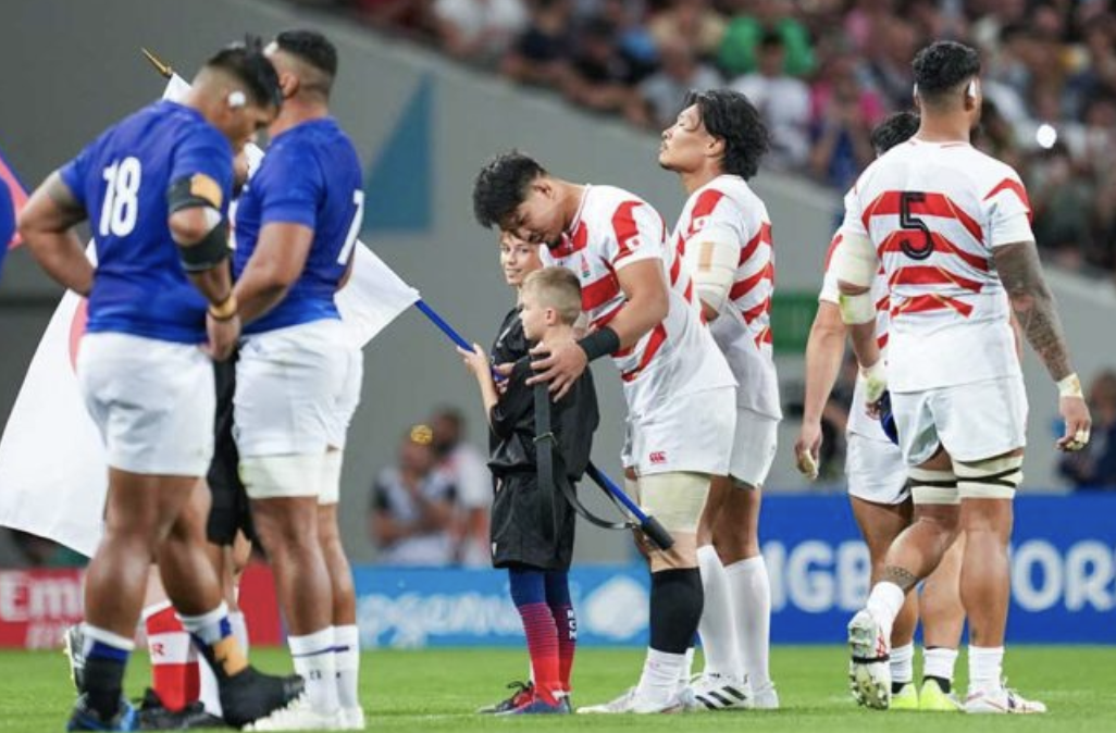 【ラグビーW杯 サモア戦】姫野主将の優しさとリスペクトの気持ちを捉えた1枚が素敵すぎる