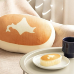 【爆誕】山崎製パン「北海道チーズ蒸しケーキ」まんまの巨大ぬいぐるみ！